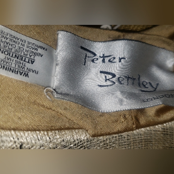 VINTAGE & TIMELESS PETER BETTLEY\'S \